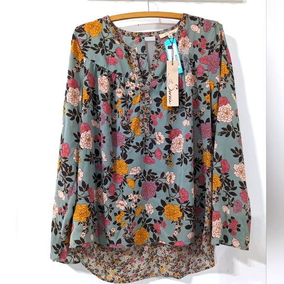 🩵 Les Serein Kai Split Neck Blouse NWT Size M Stitch Fix Exclusive - Picture 2 of 9